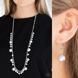 ❤️There’s Always Room at the Top Necklace Set